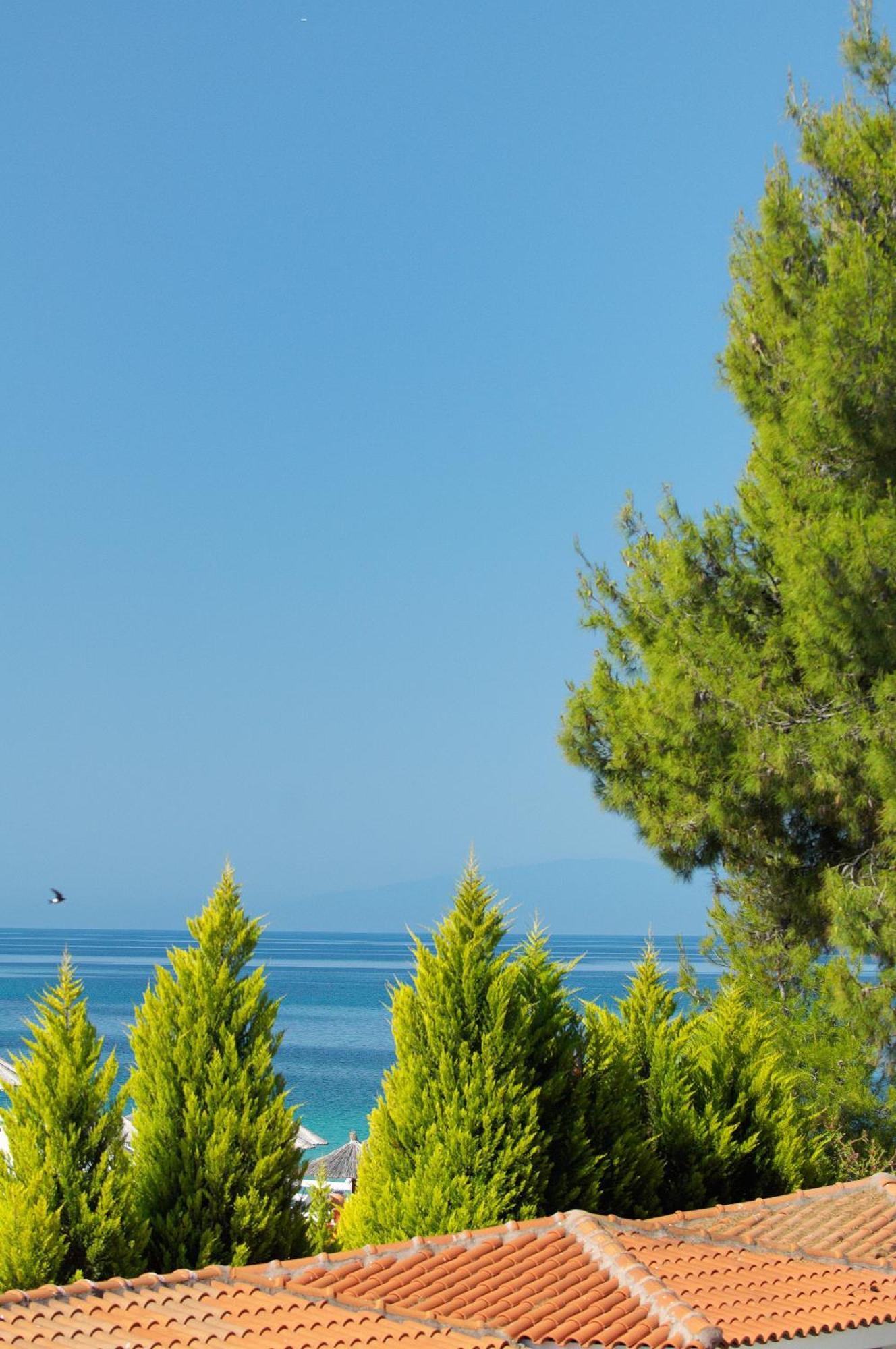 Portes Beach Hotel Nea Poteidaia Exterior photo