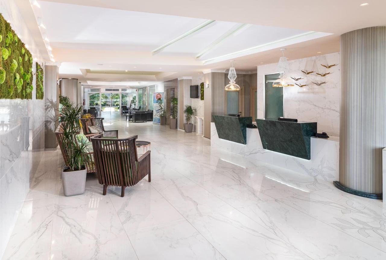 Portes Beach Hotel Nea Poteidaia Exterior photo